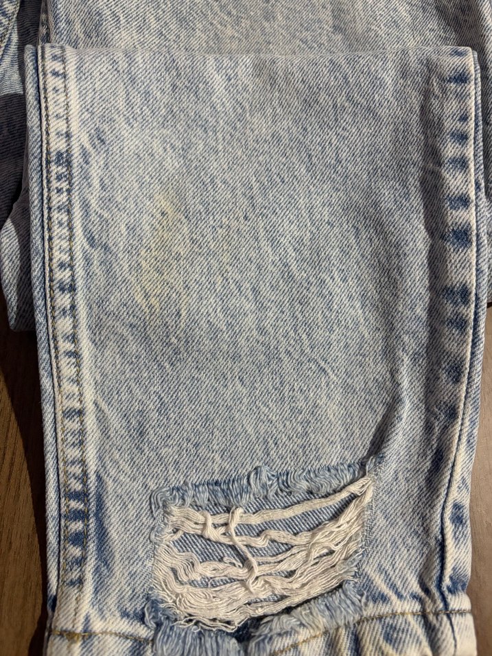 Gri Renkli Kadın yırtık Jean Pantolon - Görsel 2