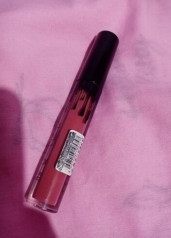 Kylie Cosmetics Likit mat Ruj