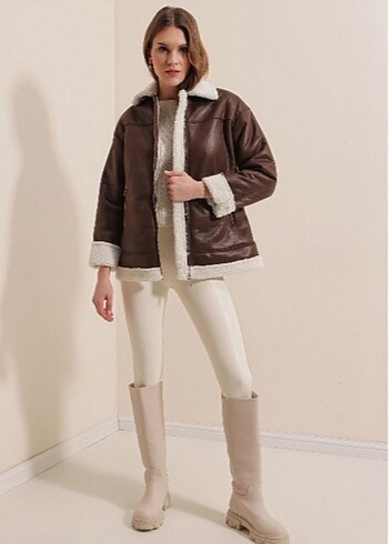 Zara model Deri biker mont