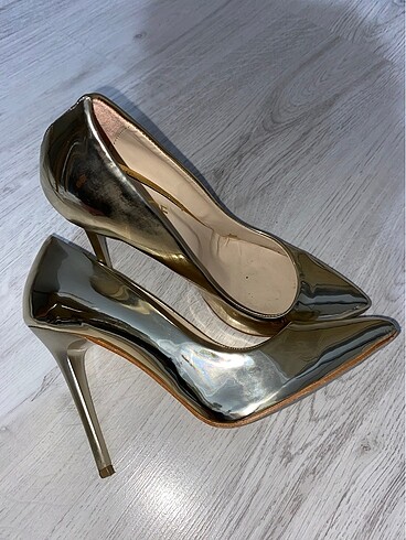 Gold stiletto 37 numara