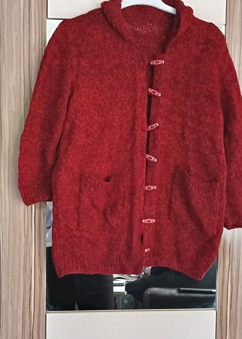 Düğmeli Kırmızı Yün hırka el örgüsü - Görsel 2