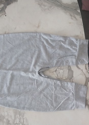 Gri Kısa Kollu Bebek Hastane Kıyafeti - Görsel 2