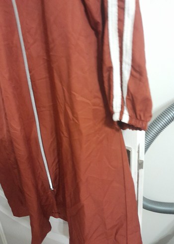 Kadın Uzun Kahverengi Kapüşonlu Yağmurluk - Görsel 2