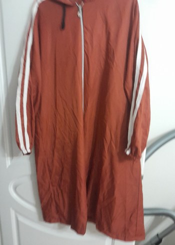 Kadın Uzun Kahverengi Kapüşonlu Yağmurluk - Görsel 3