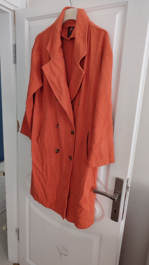 Düğmeli Uzun Kadın Bej Palto - Görsel 2