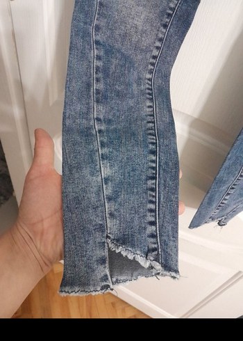 Gri Mavi Yırtmaçlı Bağlama Desenli Kadın Kot Pantolon - Görsel 3