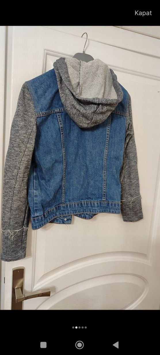 Gri Kol Detaylı Düğmeli Denim Ceket - Görsel 2