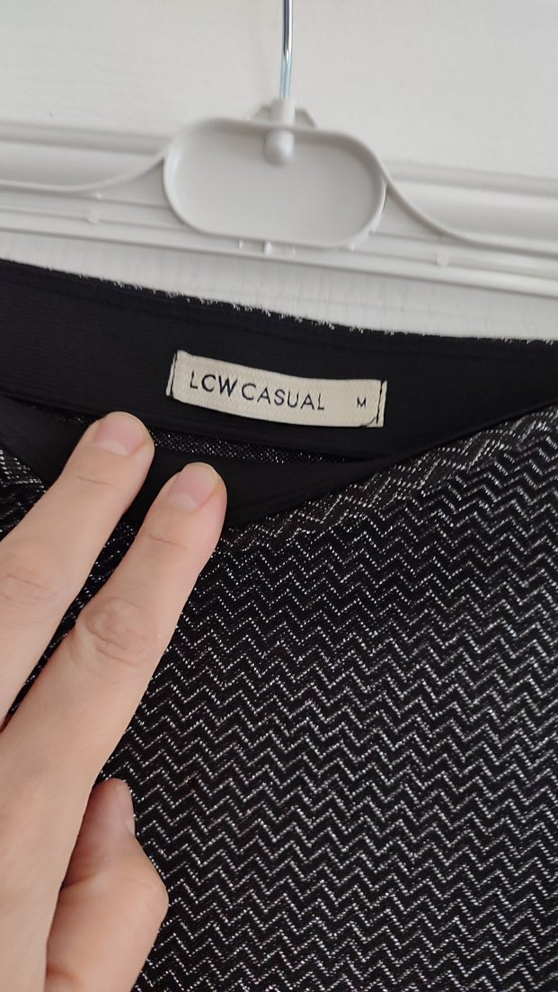 Siyah Pilili Mini Etek - Görsel 2