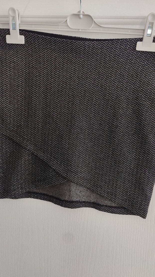 Siyah Pilili Mini Etek - Görsel 3