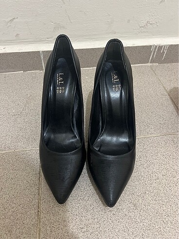 Siyah stiletto