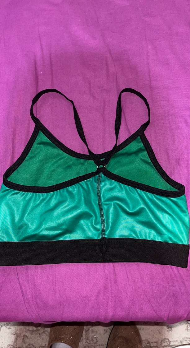 Yeşil Spor Sütyeni Siyah Detaylı - Görsel 3