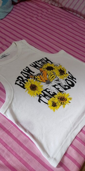 Çiçekli Crop - Görsel 3