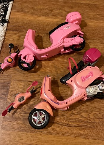 Pembe Oyuncak Motosikletler