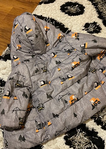 Kapüşonlu Erkek Çocuk Gri Baskılı Mont - Görsel 4