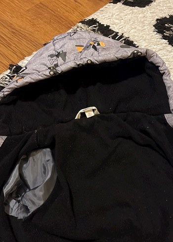 Kapüşonlu Erkek Çocuk Gri Baskılı Mont - Görsel 5