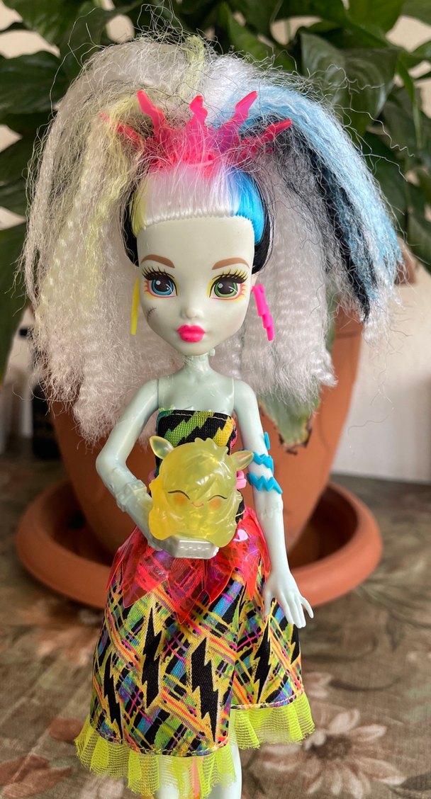 Monster High Renkli Bebek - Görsel 3