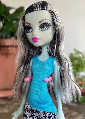 Beden Renk Monster High Gri Bebek