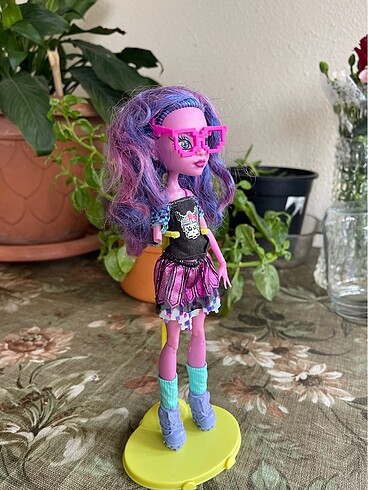  Beden Monster high