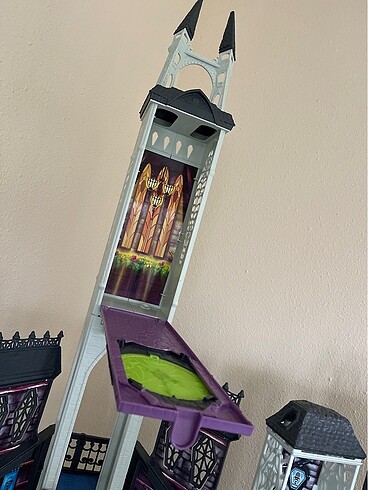 Beden Renk Monster High Evi