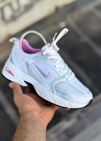 Nike 530