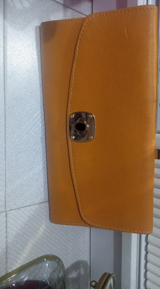 Bej Parlak Tokalı portföy çanta - Görsel 4