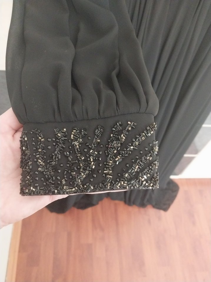 Uzun Kollu Siyah Nakışlı Pilili Abiye Elbise - Görsel 4