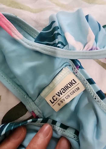 LC Waikiki Çiçek Desenli Renkli Kız Çocuk Bikini Takımı
