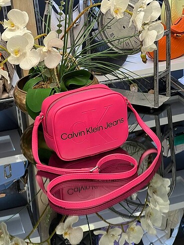 Calvin Klein Jeans Fuşya Çanta