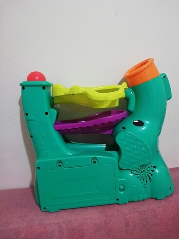 Fisher Price Playscool top fırlatan fil