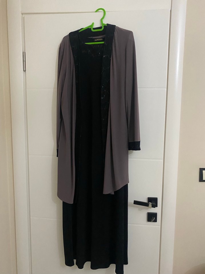 Gri Uzun Kollu Gevşek Kesim Kadın Giyisi - Görsel 5