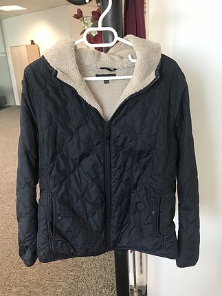 Uniqlo Uniqlo içi tüylü kapşonlu Mont