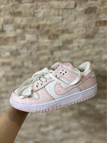 Nike SB Dunk Paisley Pink