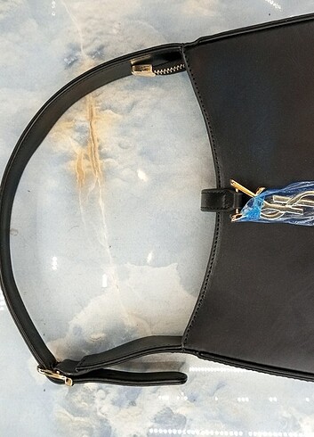 Yves Saint Laurent çanta 