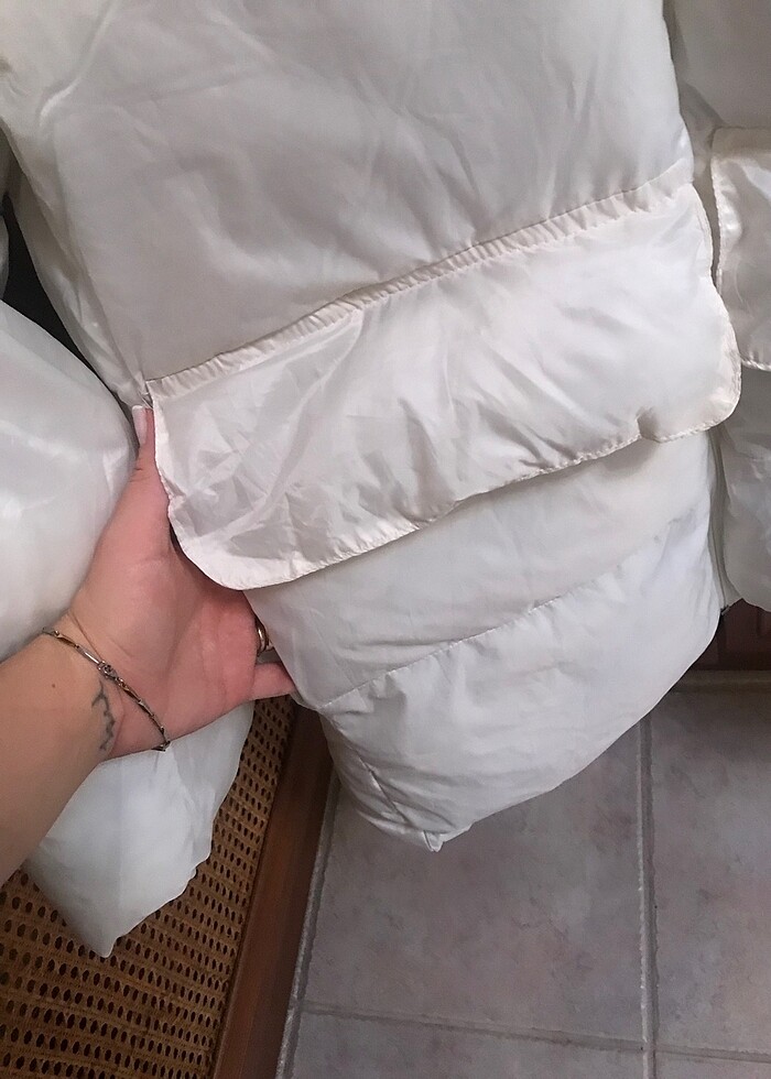 Beyaz şişme mont - Görsel 3