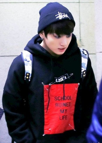 Diğer Jungkook Siyah Kapüşonlu Sweatshirt