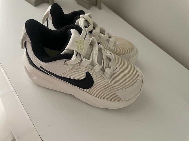 25 Beden beyaz Renk Nike çocuk ayakkabı