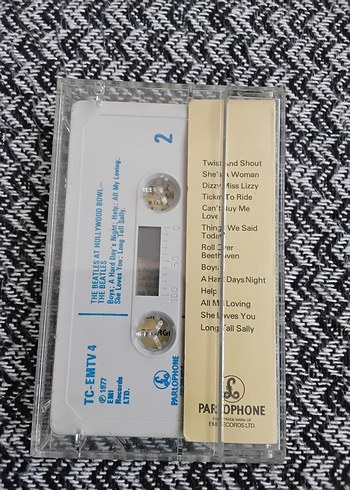 The Beatles -At the Hollywood Bowl Teyp Kaseti, İlk baskı 1977 - Görsel 2