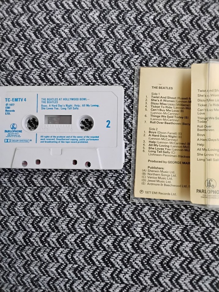The Beatles -At the Hollywood Bowl Teyp Kaseti, İlk baskı 1977 - Görsel 3