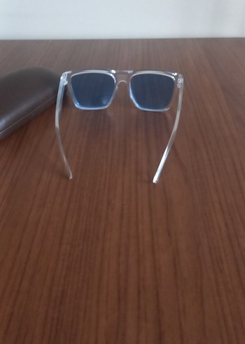 Şeffaf Çerçeveli Mavi Kadın Gözlüğü - Görsel 6