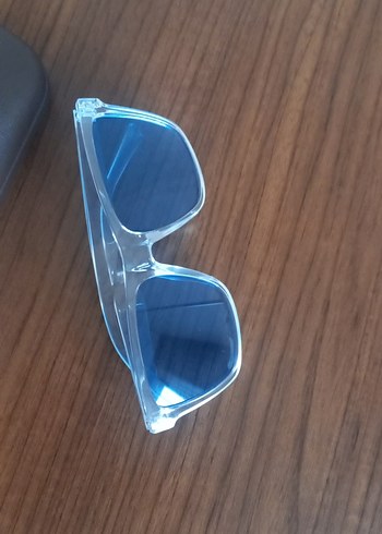 Şeffaf Çerçeveli Mavi Kadın Gözlüğü - Görsel 8