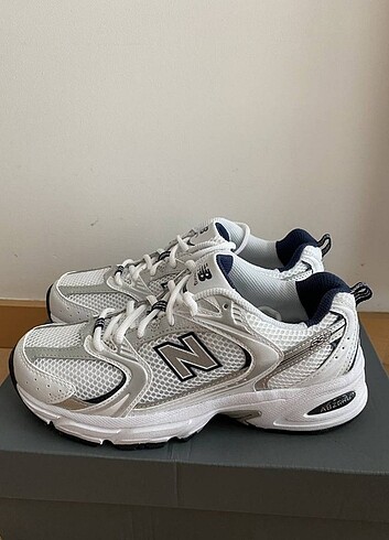 New Balance 530 White Silver Navy