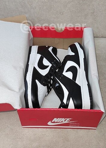 Nike Dunk Low Panda 