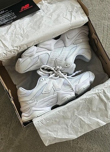 New Balance NB 9060 Triple White
