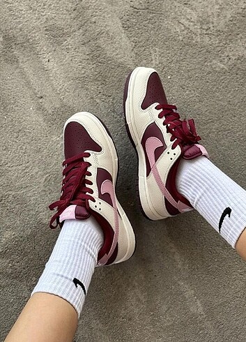 Nike Nike Dunk Low Valentine?s Day 