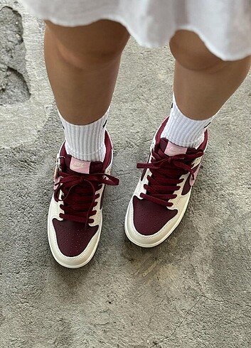 39 Beden ten rengi Renk Nike Dunk Low Valentine?s Day 