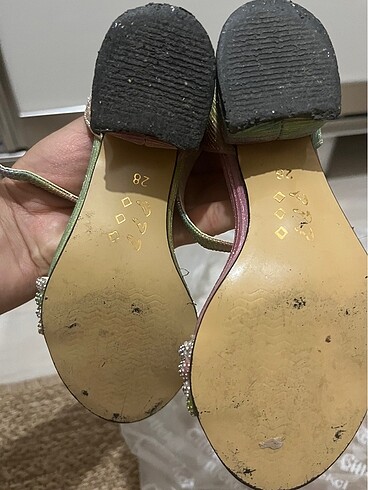28 Beden çeşitli Renk Topuklu çocuk ayakkabısı