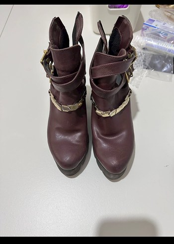 Bordo Yılan Desenli Tokalı Yüksek Topuklu Bot - Görsel 4