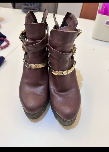 Bordo Yılan Desenli Tokalı Yüksek Topuklu Bot - Görsel 6