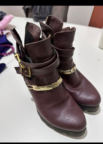 Bordo Yılan Desenli Tokalı Yüksek Topuklu Bot - Görsel 3