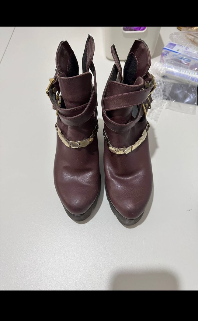 Bordo Yılan Desenli Tokalı Yüksek Topuklu Bot - Görsel 4